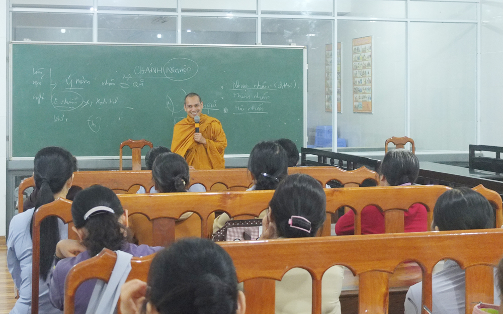 Gia Nghĩa: Lớp Phật học tại chùa Pháp Hoa