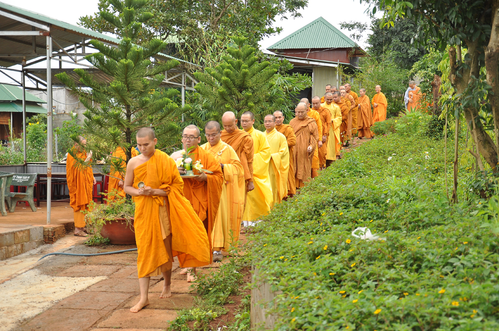 Lễ hộ niệm và đưa tiễn Cố Sadi Giác Minh Nhất đi hỏa táng