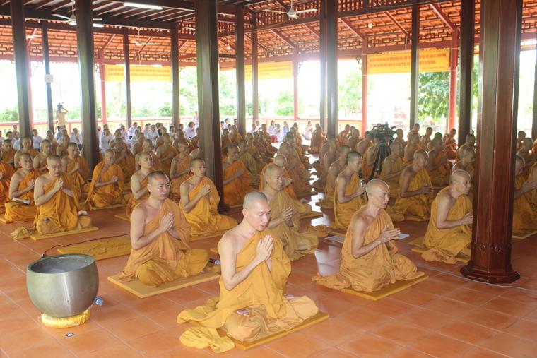 TT. Minh Thành thăm và chia sẻ phương pháp tu tập qua kinh Gò Mối