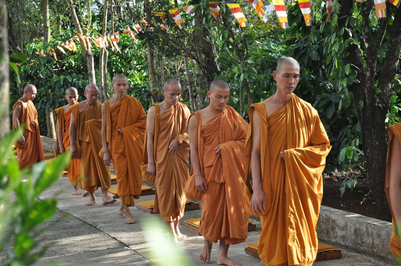 Từng bước chân giải thoát đi đến giác ngộ